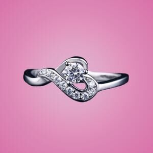 NEW Heart Design Clear Crystal Cluster Ring Silver Tone Size 6 Gift Box